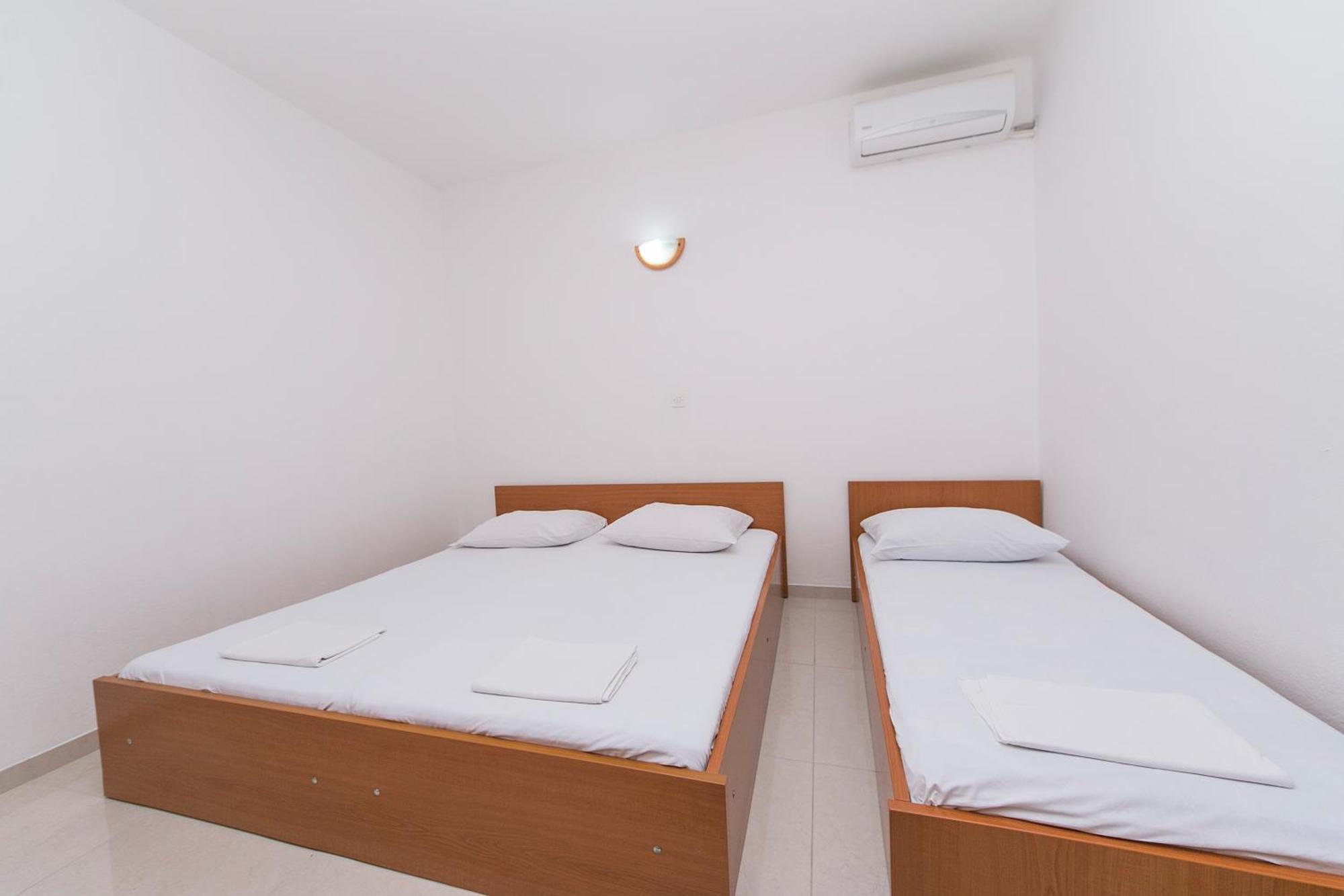 Apartments By The Sea Podaca, Makarska - 4734 エクステリア 写真